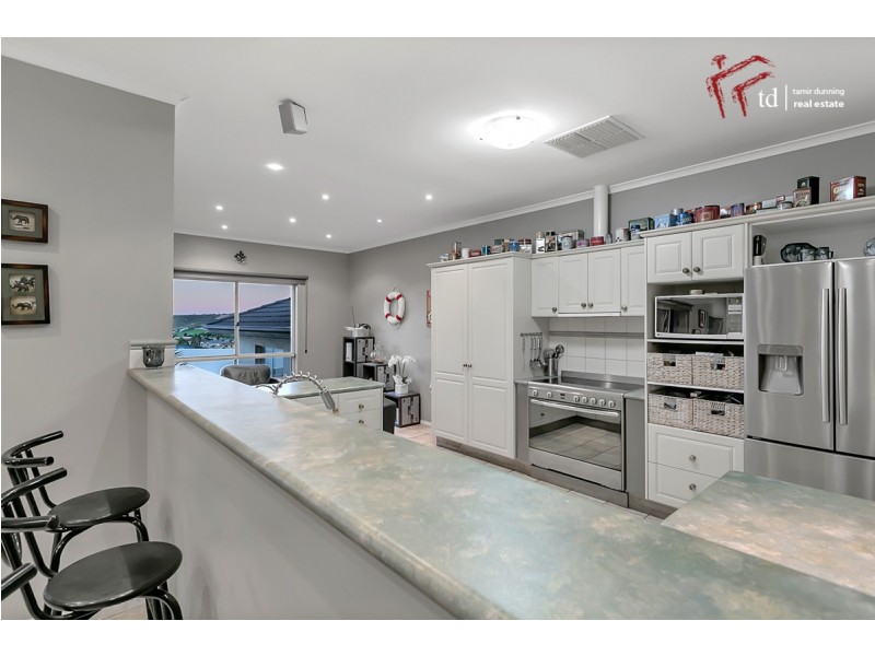 12 Ibis Crescent, Hallett Cove SA 5158