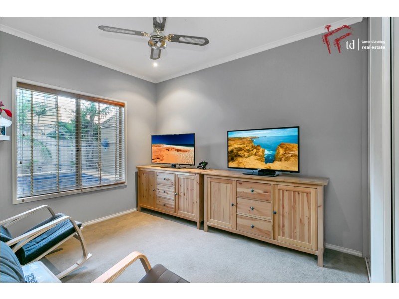 12 Ibis Crescent, Hallett Cove SA 5158