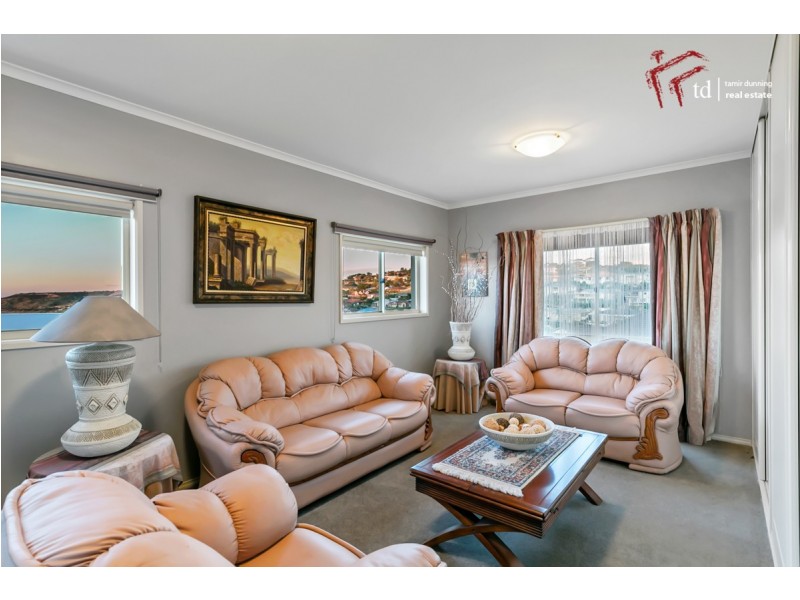 12 Ibis Crescent, Hallett Cove SA 5158