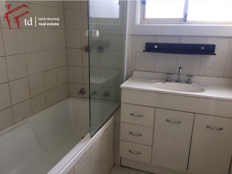 20 Dennis Crescent, Para Hills SA 5096