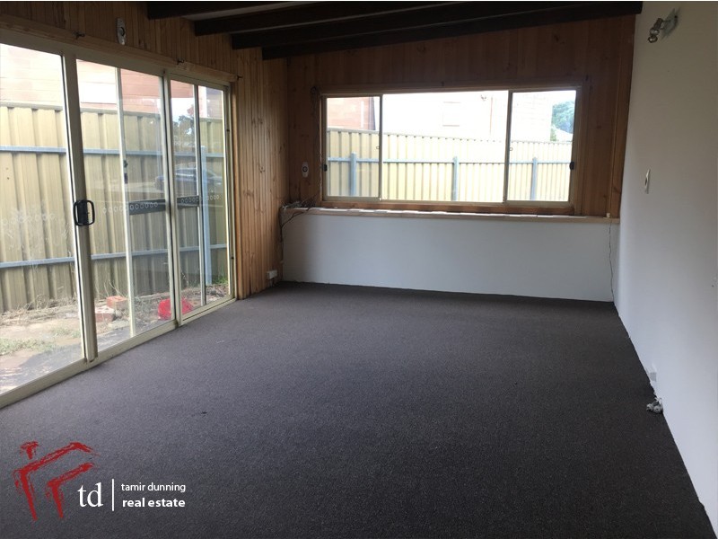 20 Dennis Crescent, Para Hills SA 5096