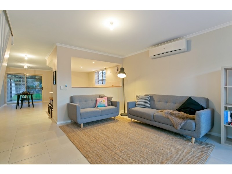 15 Karu Crescent, Mitchell Park SA 5043