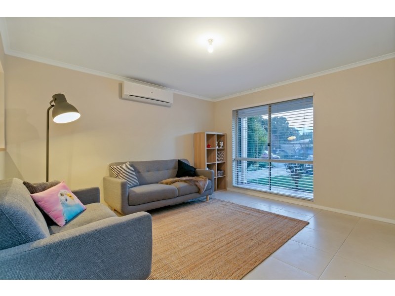 15 Karu Crescent, Mitchell Park SA 5043