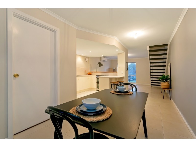 15 Karu Crescent, Mitchell Park SA 5043