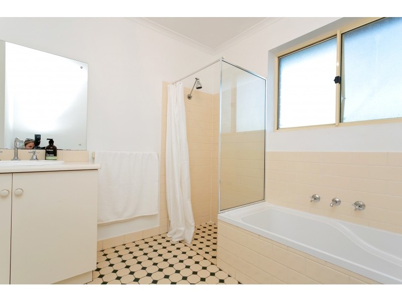 15 Karu Crescent, Mitchell Park SA 5043