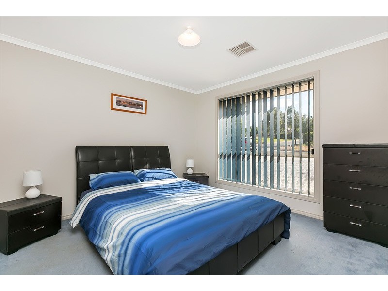 22 Yeltana Avenue, Huntfield Heights SA 5163
