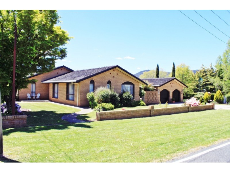 84 Albury Street, Tumbarumba NSW 2653