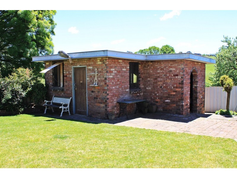 84 Albury Street, Tumbarumba NSW 2653