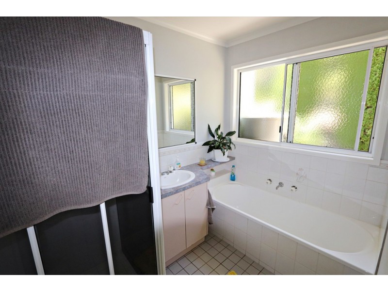 81-83 Gilbert St, Tumbarumba NSW 2653