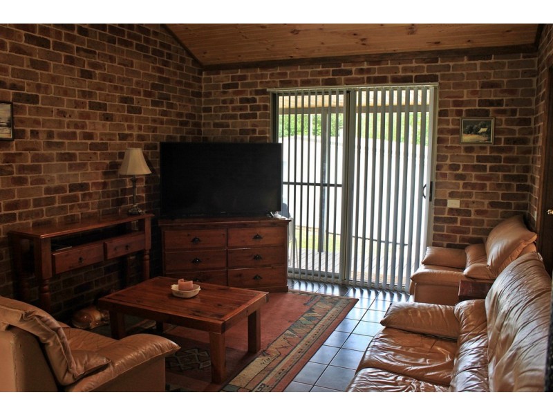 92 The Parade, Tumbarumba NSW 2653