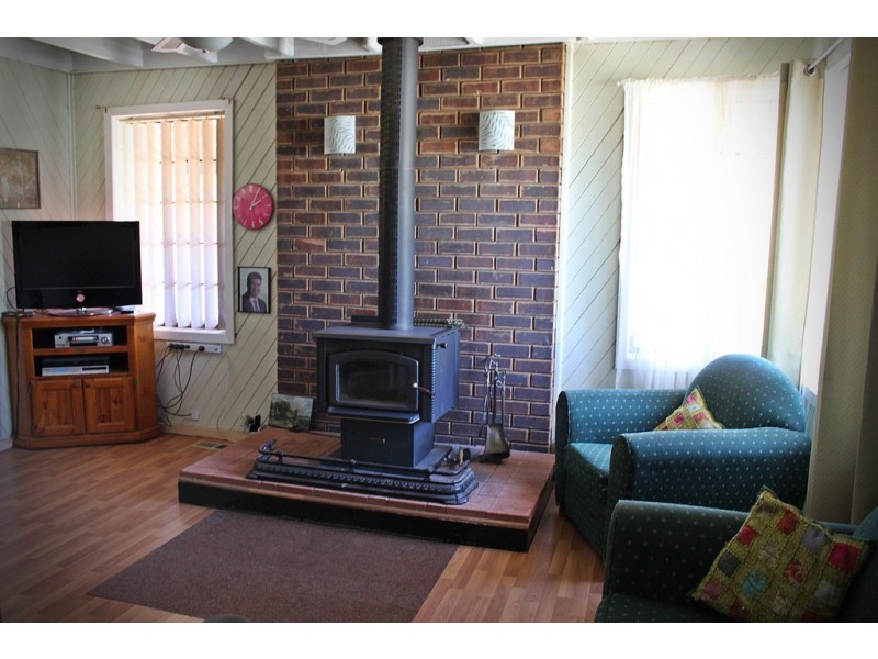 68 Clara Street, Tumbarumba NSW 2653