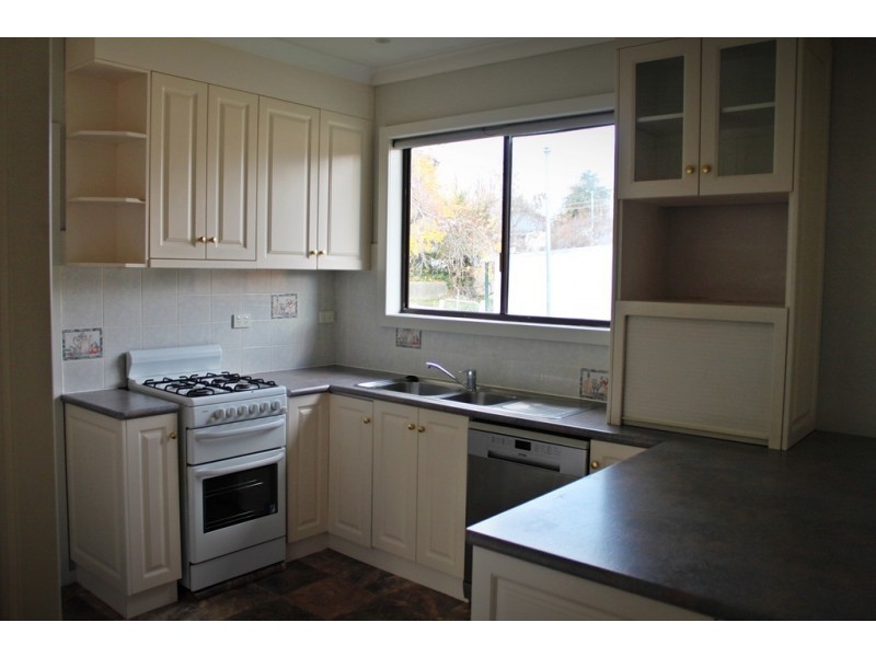 64 The Parade, Tumbarumba NSW 2653