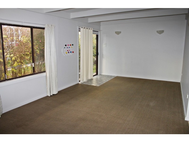 64 The Parade, Tumbarumba NSW 2653
