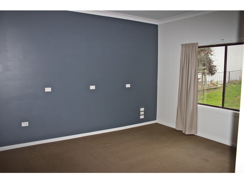 64 The Parade, Tumbarumba NSW 2653