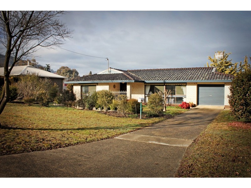 12 Regent Street, Tumbarumba NSW 2653