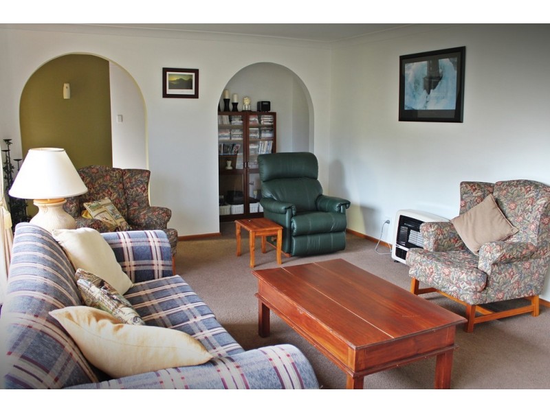 12 Regent Street, Tumbarumba NSW 2653