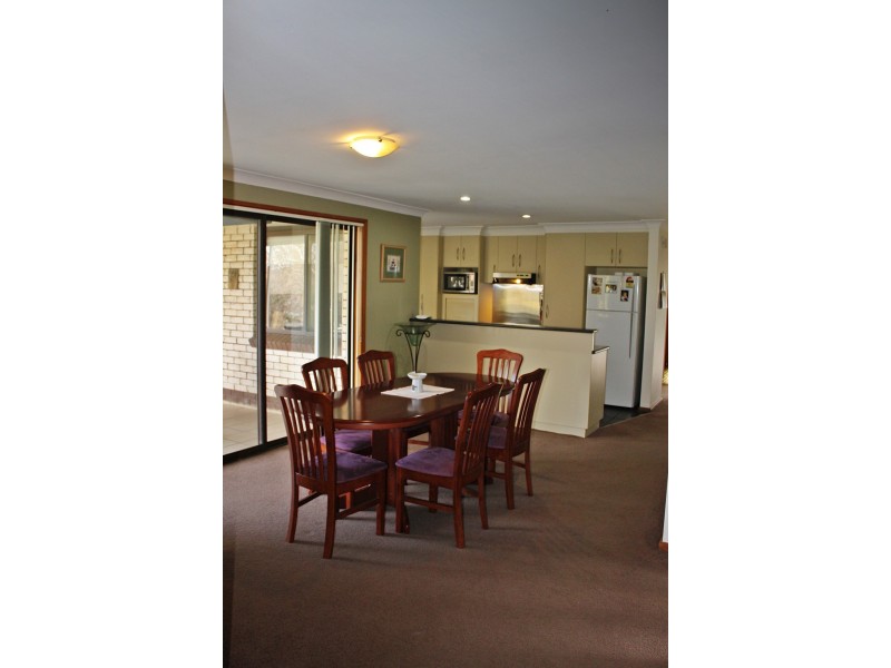 12 Regent Street, Tumbarumba NSW 2653