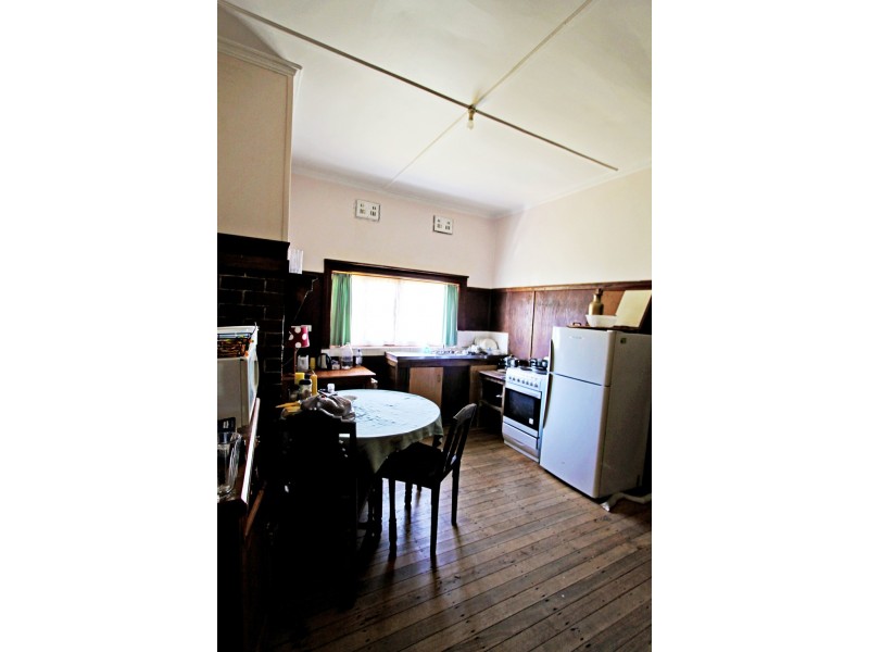 8 Selwyn Street, Tumbarumba NSW 2653