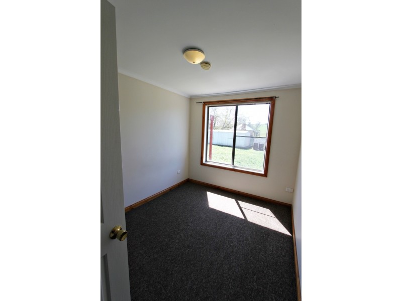 76 Albury Street, Tumbarumba NSW 2653