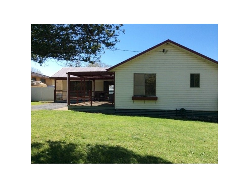 76 Albury Street, Tumbarumba NSW 2653