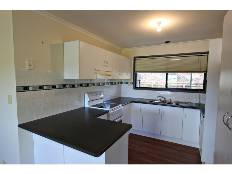 2 Lyne Street West, Tumbarumba NSW 2653