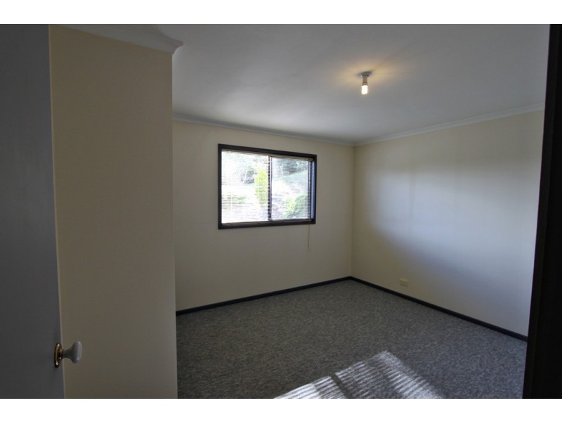 2 Lyne Street West, Tumbarumba NSW 2653