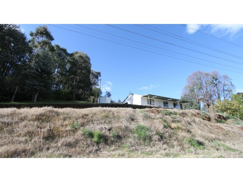 2 Lyne Street West, Tumbarumba NSW 2653