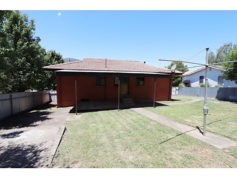 7 Mate Street, Tumbarumba NSW 2653