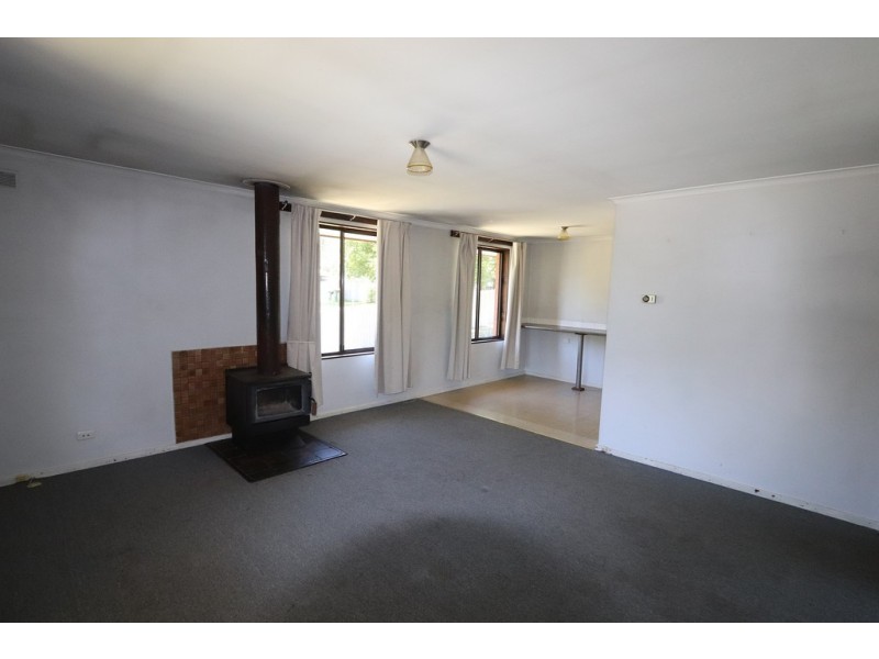 7 Mate Street, Tumbarumba NSW 2653