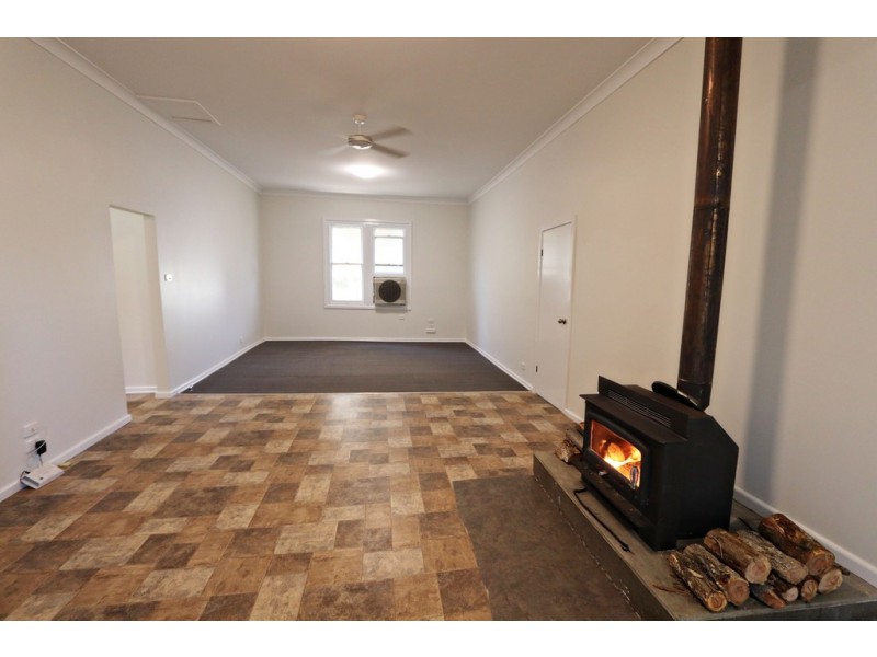 16 Regent Street, Tumbarumba NSW 2653