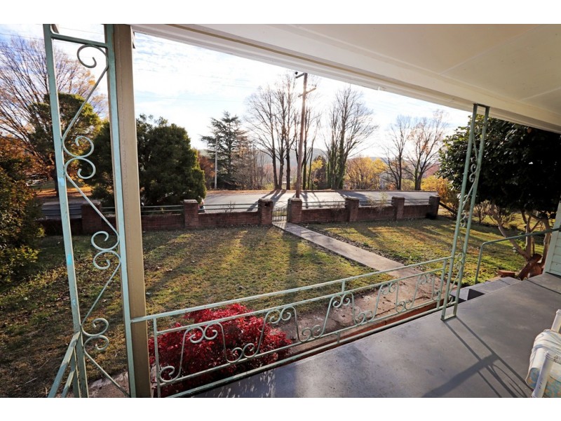 78 Winton Street, Tumbarumba NSW 2653