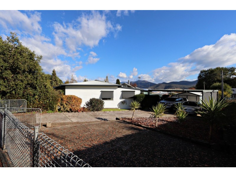 25 Whitehead Street, Khancoban NSW 2642