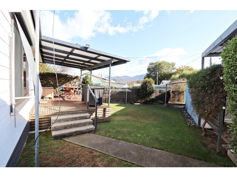 25 Whitehead Street, Khancoban NSW 2642