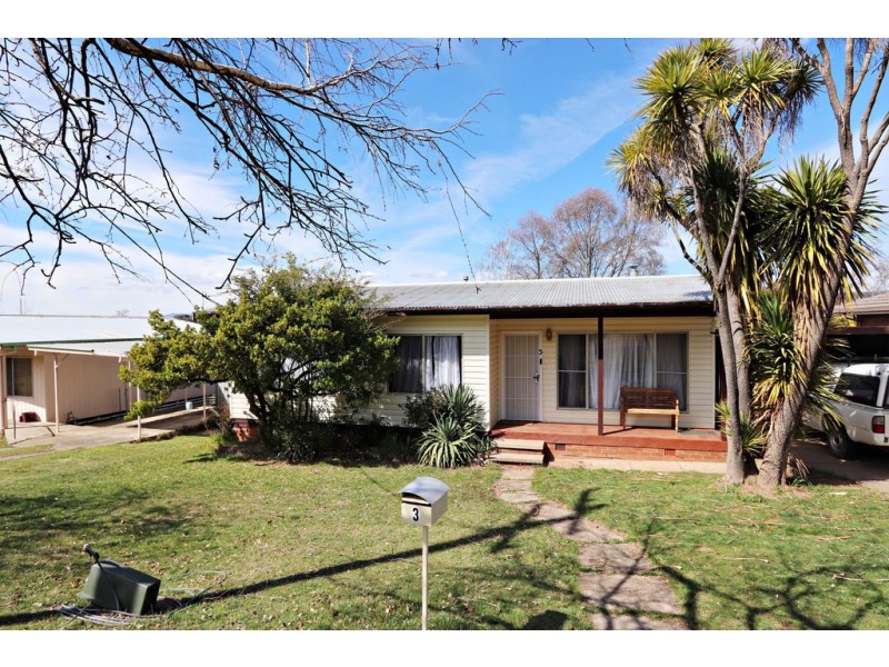 3 Corra lyn Ave, Batlow NSW 2730