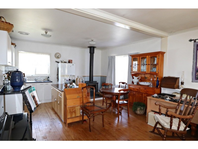 3 Corra lyn Ave, Batlow NSW 2730
