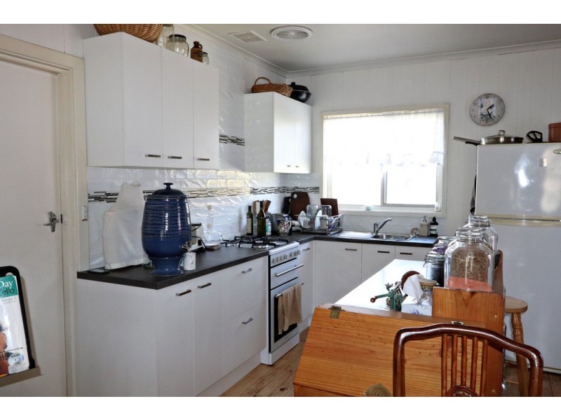 3 Corra lyn Ave, Batlow NSW 2730
