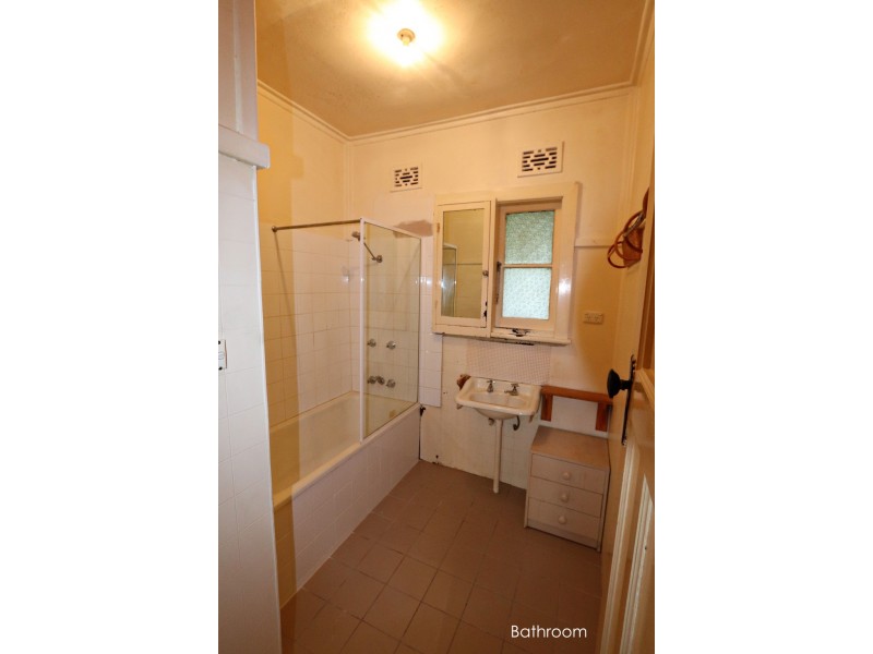 38 Clara Street, Tumbarumba NSW 2653