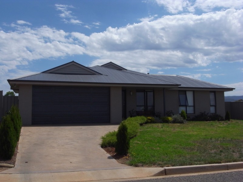 12 Burgun Drive, Tumbarumba NSW 2653
