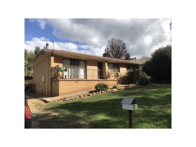 3 Albury Close, Tumbarumba NSW 2653