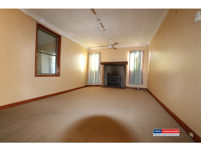 24 Regent Street, Tumbarumba NSW 2653