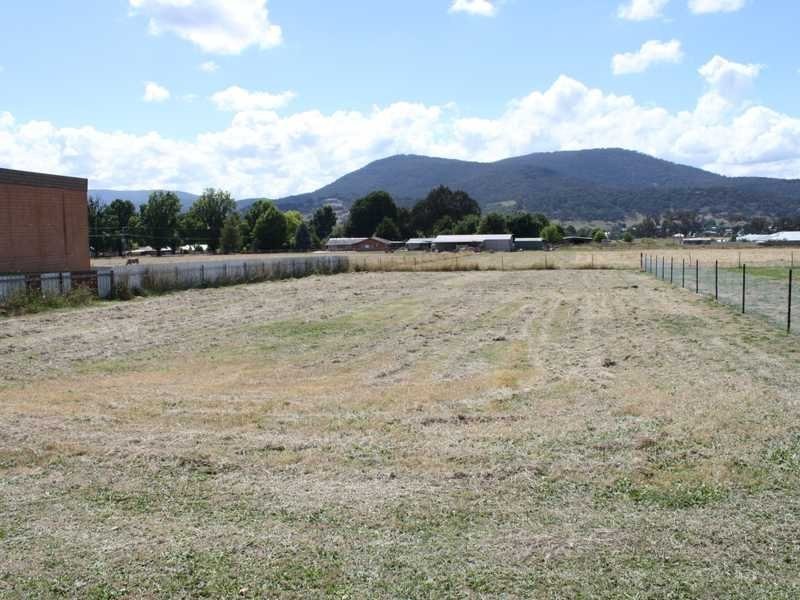 15 Langland Street, Tumbarumba NSW 2653