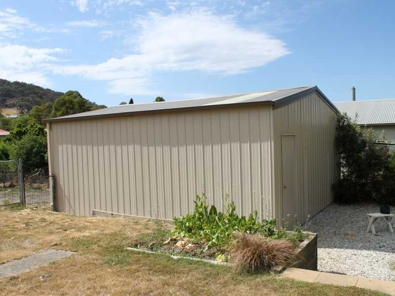12 Regent Street, Tumbarumba NSW 2653