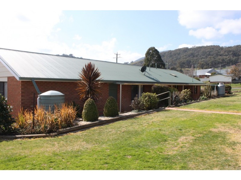32 Fleet Street, Tumbarumba NSW 2653