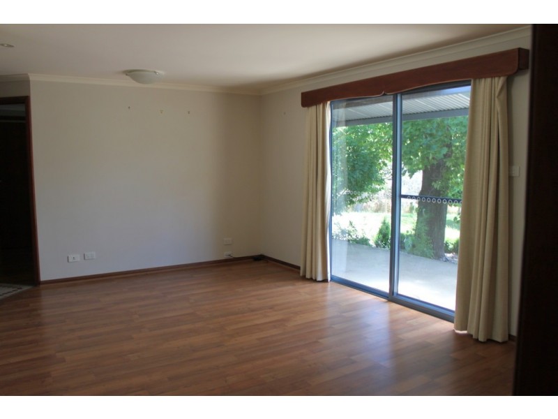 7 Albury St, Tumbarumba NSW 2653