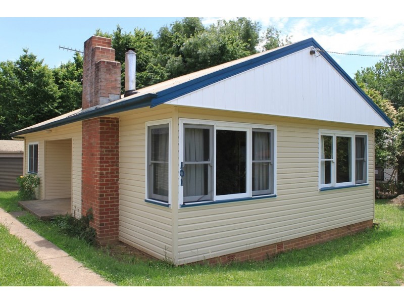 101 Winton St, Tumbarumba NSW 2653