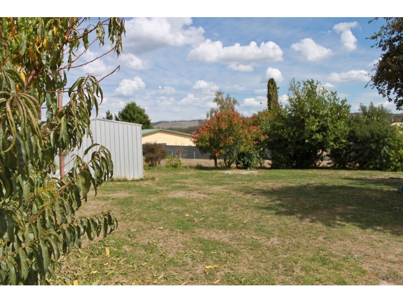 48 Clara Street, Tumbarumba NSW 2653