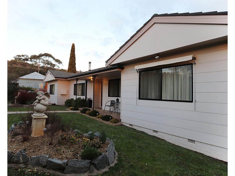 22 Regent Street, Tumbarumba NSW 2653