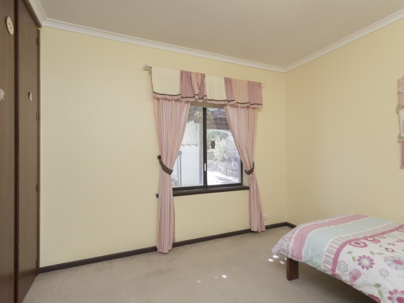 24 Amber Rd, Hope Valley SA 5090