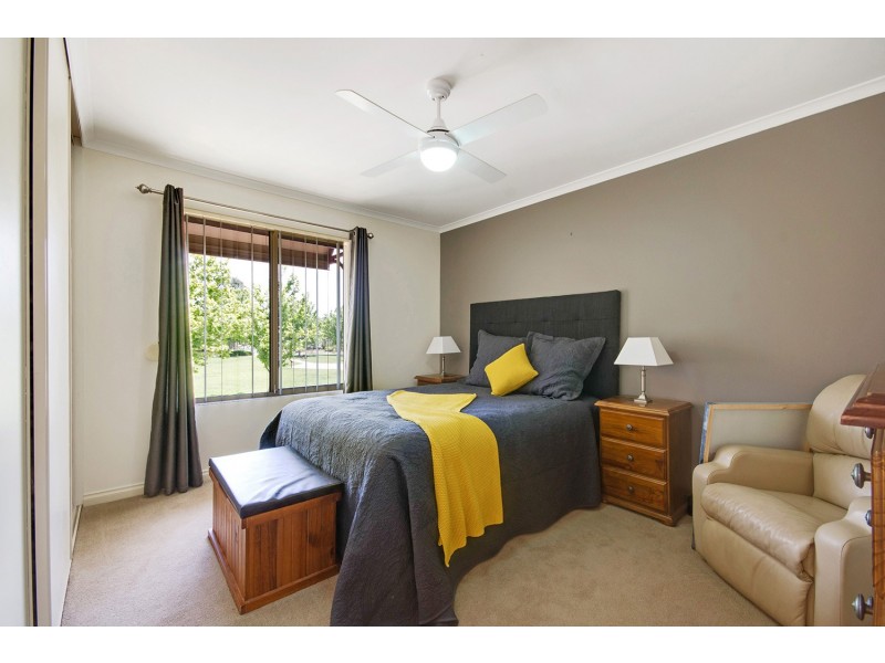 4 St. Michaels Circuit, Oakden SA 5086