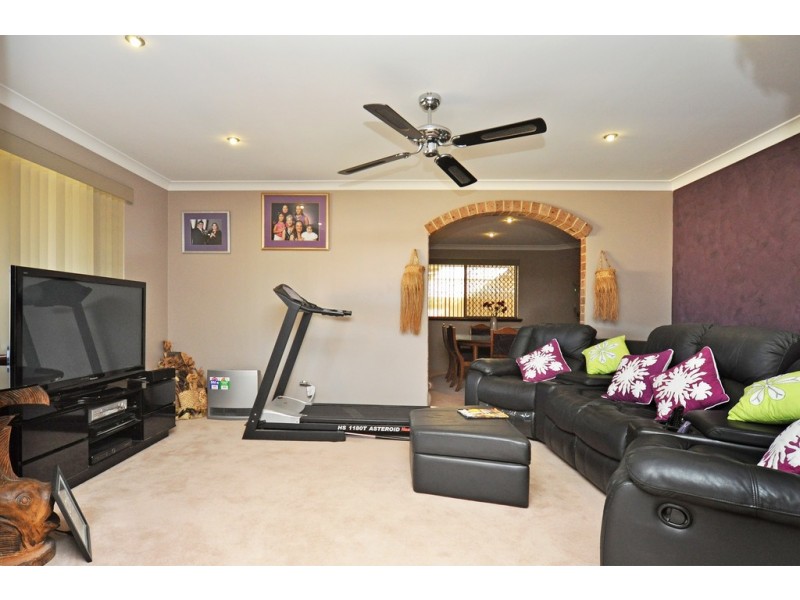 42 Verbena Cr, Dianella WA 6059